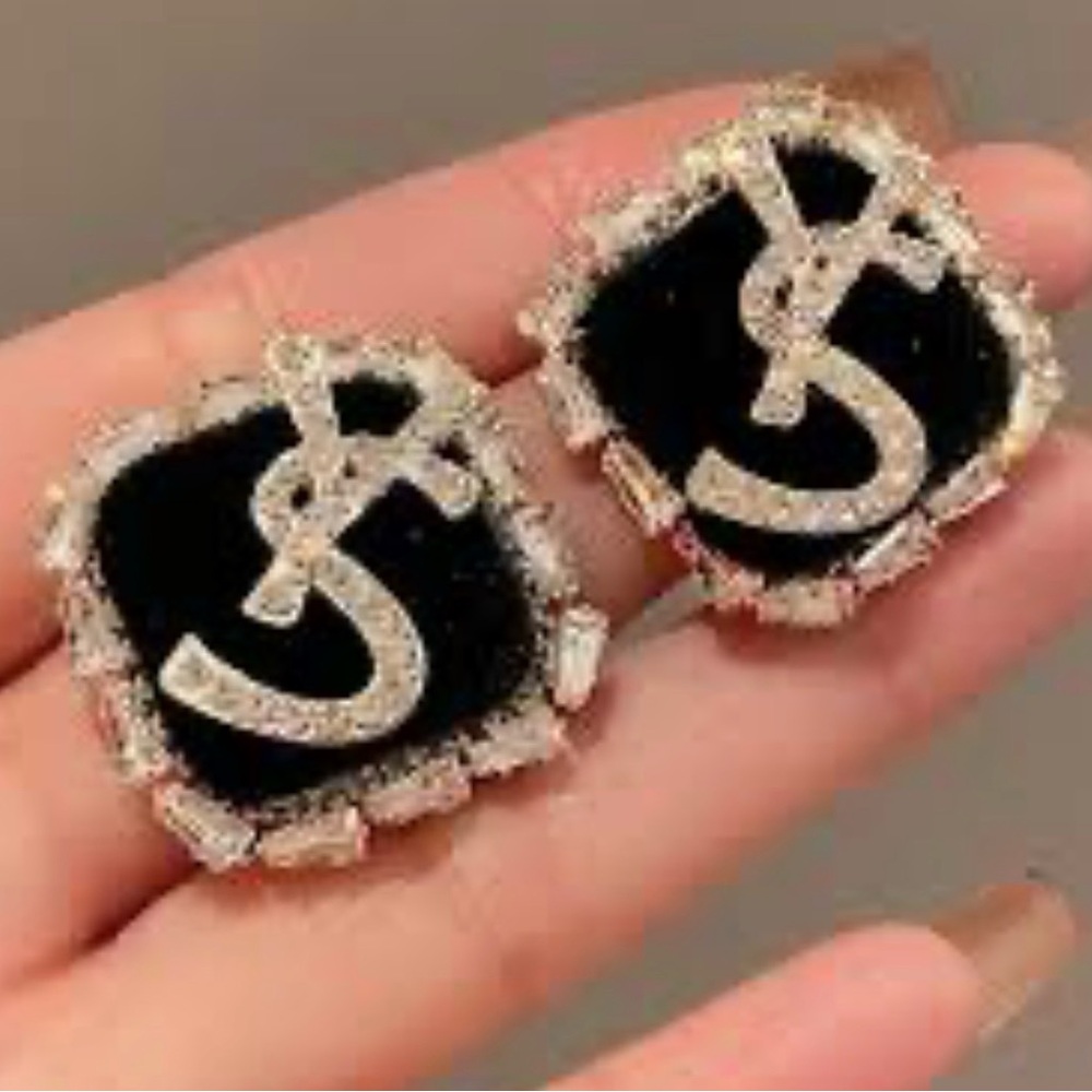 Elegant Black And Silver Earrings 8$